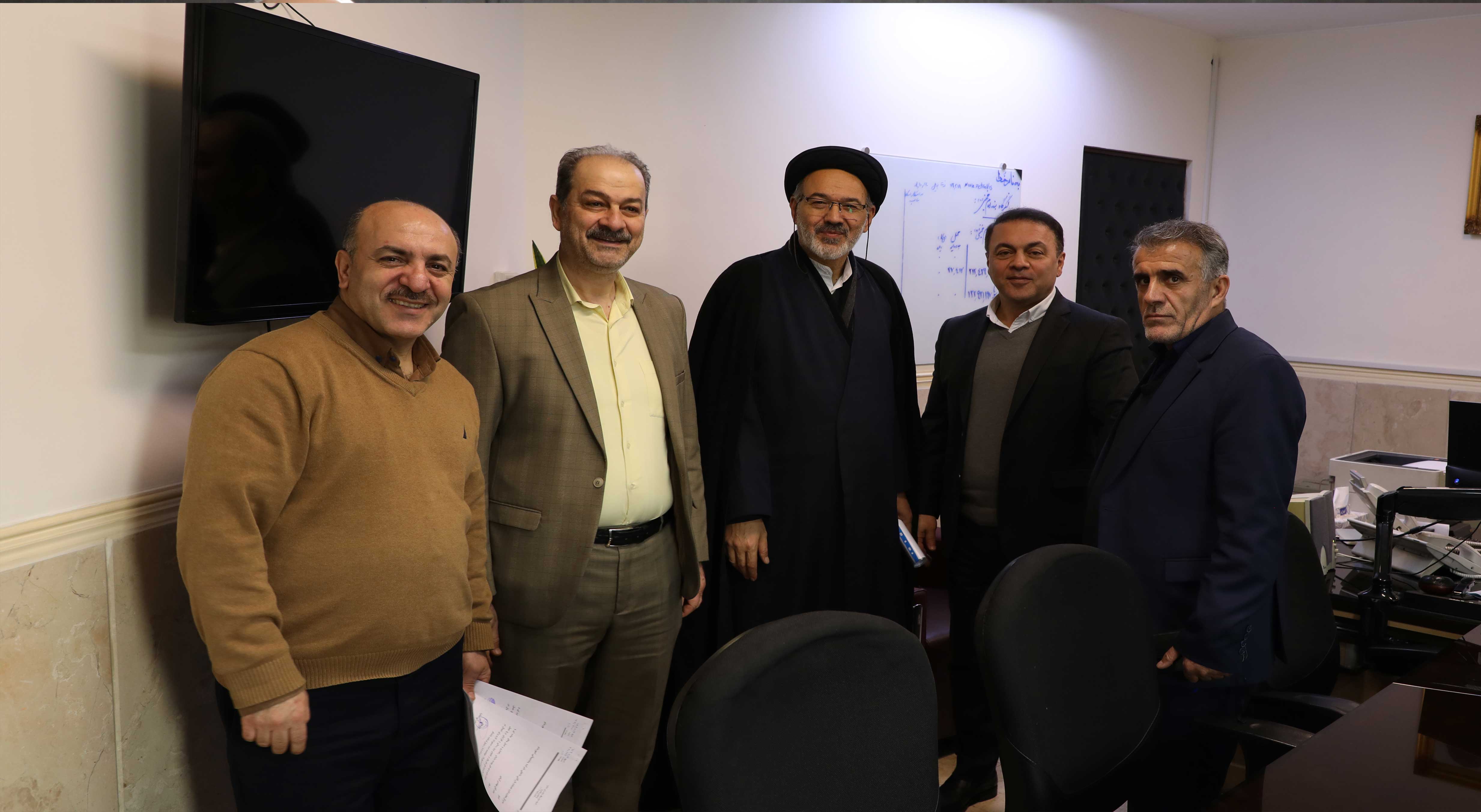 دیدار مسئولان شرکت با کارکنان به مناسبت نیمه شعبان و ایام الله دهه فجر+(گزارش تصویری)-img
