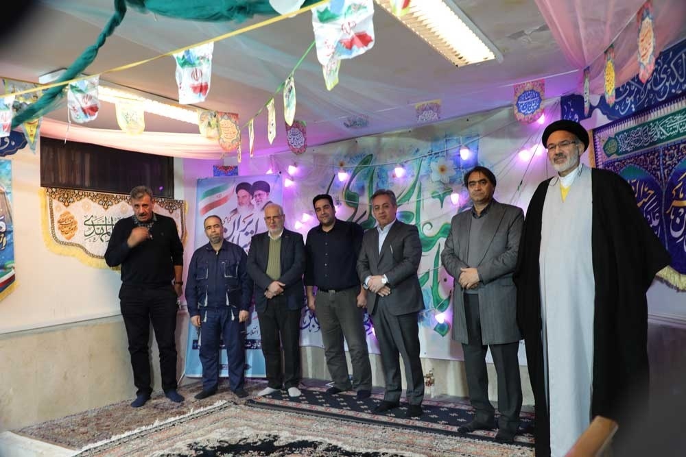 جشن میلاد و انقلاب: از سخنرانی‌های دل‌نشین تا سرودهای شاد-img