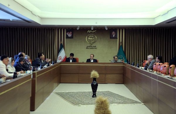 نشست هم اندیشی وزیر جهادکشاورزی با انجمن زنجیره های تولید گوشت مرغ-img